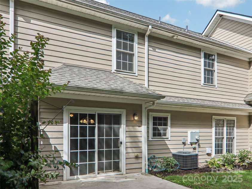 888 Pointe Drive, Asheville, NC 28806.  MLS# CAR4281250, YatesRealty ID 29758. 