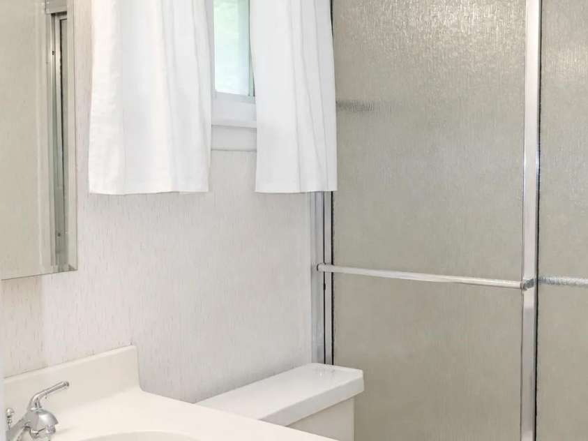 328 Brookwood Drive, Salisbury, NC 28146.  MLS# CAR4391384, YatesRealty ID 29759. Third full bathroom