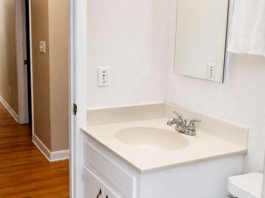 328 Brookwood Drive, Salisbury, NC 28146.  MLS# CAR4391384, YatesRealty ID 29759. Third full bathroom