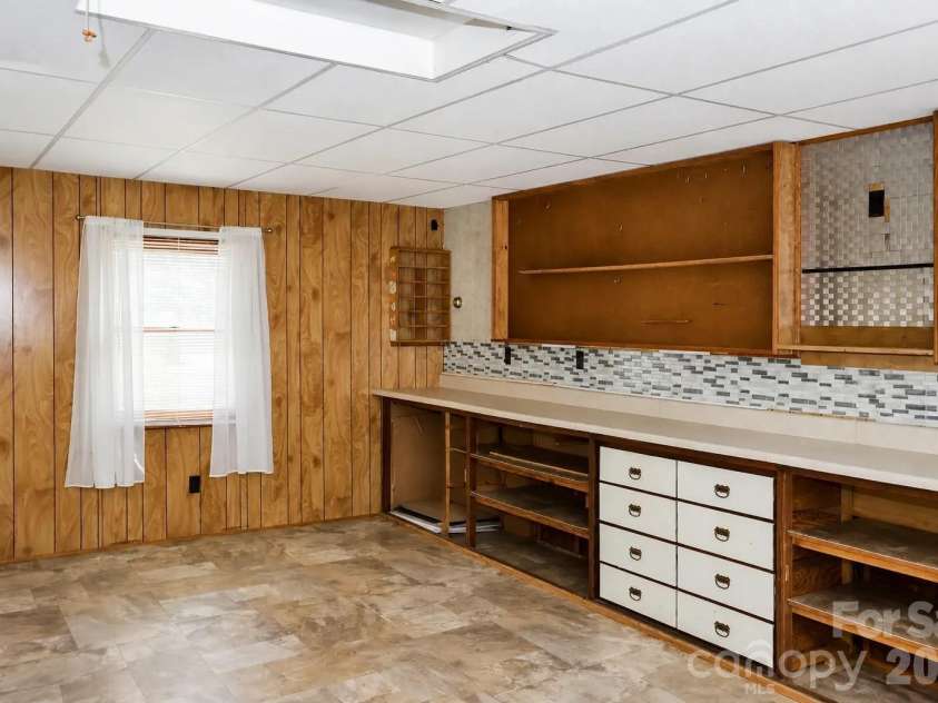 328 Brookwood Drive, Salisbury, NC 28146.  MLS# CAR4391384, YatesRealty ID 29759. Workshop