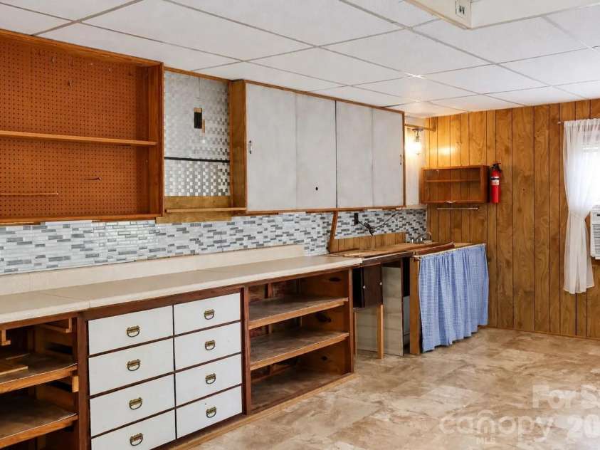 328 Brookwood Drive, Salisbury, NC 28146.  MLS# CAR4391384, YatesRealty ID 29759. Workshop