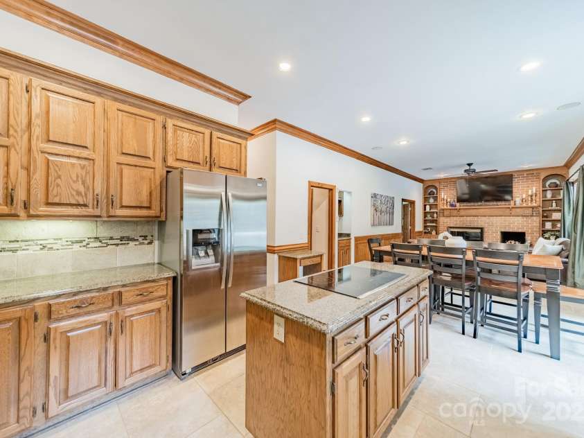 3307 Sandalwood Lane, Waxhaw, NC 28173.  MLS# CAR4281733, YatesRealty ID 29759. 