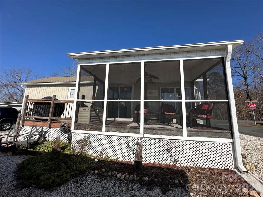 171 Grand View Drive, New London, NC 28127.  MLS# CAR4353166, YatesRealty ID 2976. 
