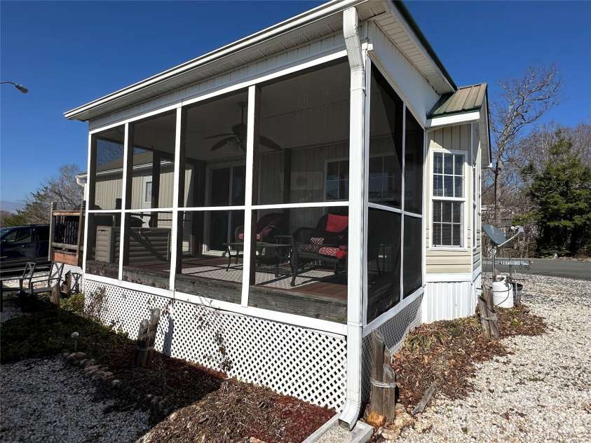 171 Grand View Drive, New London, NC 28127.  MLS# CAR4353166, YatesRealty ID 2976. 