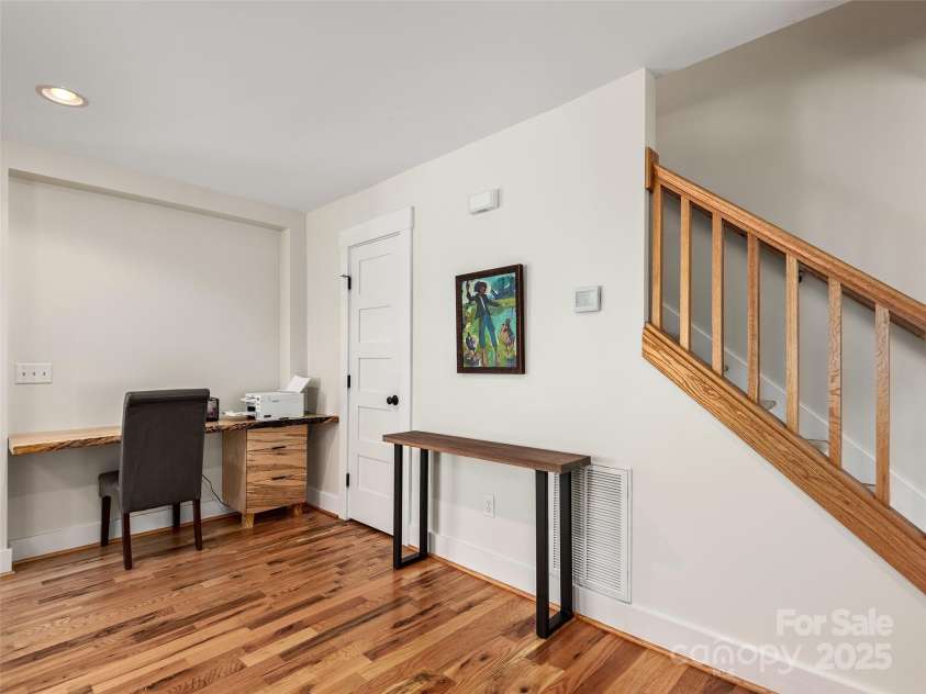149 Courtland Avenue, Asheville, NC 28801.  MLS# CAR4283116, YatesRealty ID 29761. 