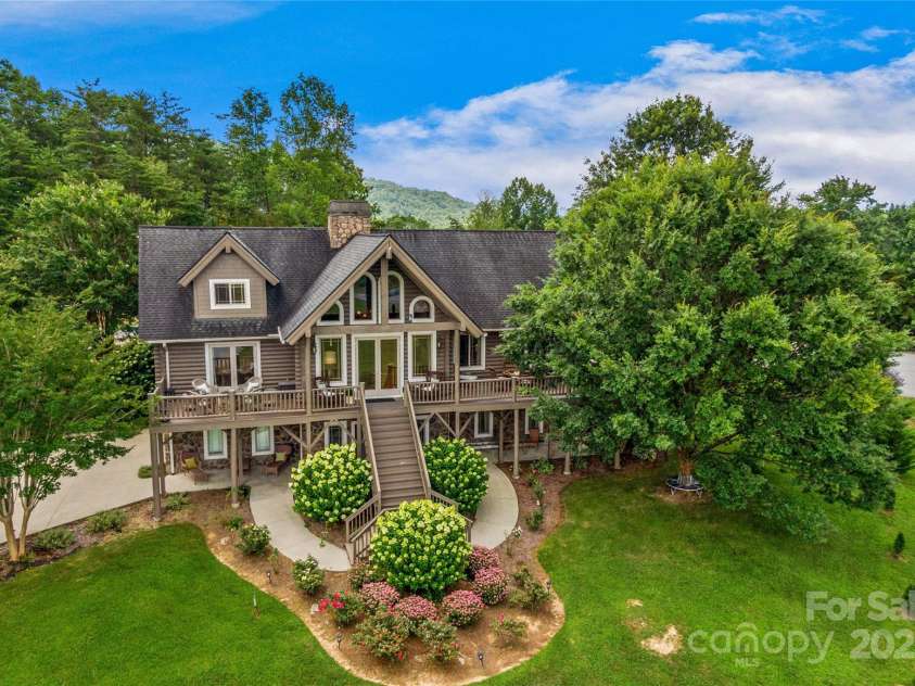 112 Sunny Morning Court, Hendersonville, NC 28792.  MLS# CAR4279861, YatesRealty ID 29762. 
