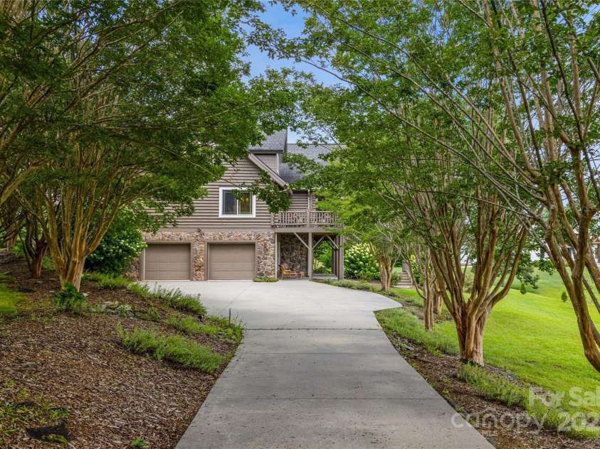 112 Sunny Morning Court, Hendersonville, NC 28792.  MLS# CAR4279861, YatesRealty ID 29762. 