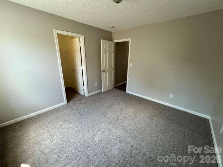 821 Lakehill Road, Charlotte, NC 28214.  MLS# CAR4392404, YatesRealty ID 29762. 