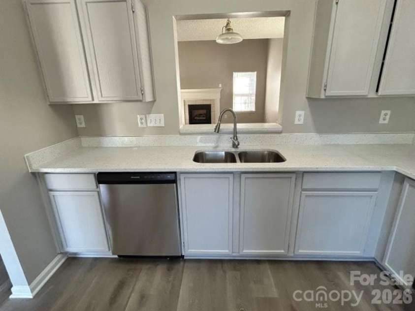 821 Lakehill Road, Charlotte, NC 28214.  MLS# CAR4392404, YatesRealty ID 29762. Kitchen Pic 3