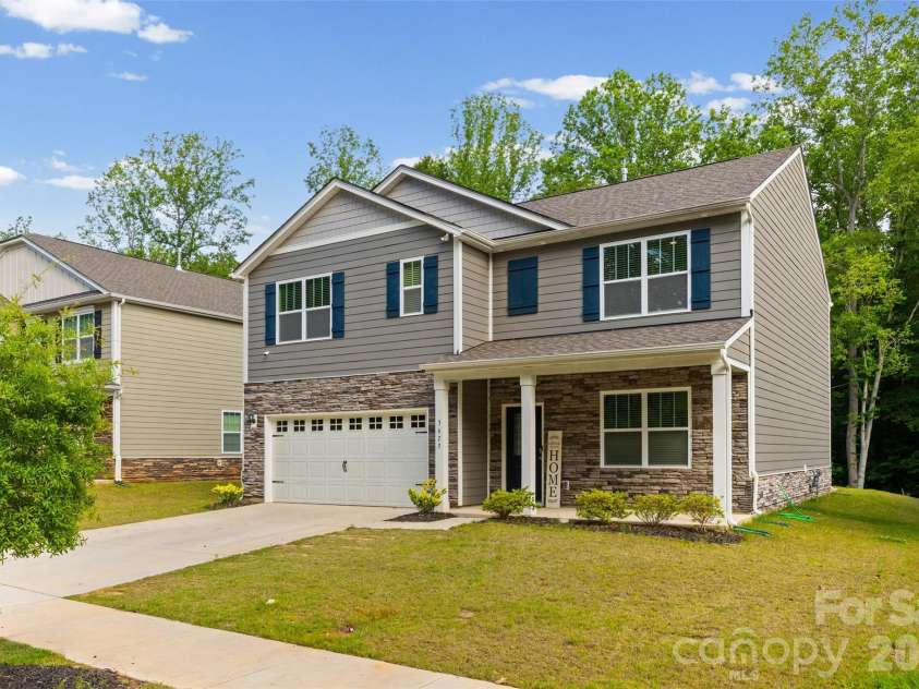 3623 Azalea Ridge Drive, Mount Holly, NC 28120.  MLS# CAR4392567, YatesRealty ID 29763. 