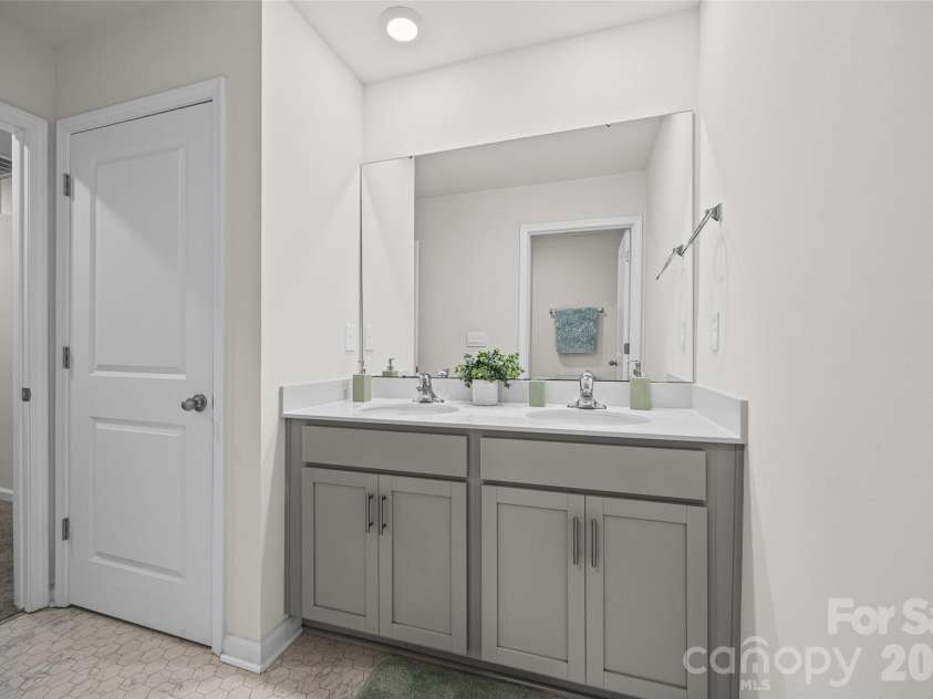 3623 Azalea Ridge Drive, Mount Holly, NC 28120.  MLS# CAR4392567, YatesRealty ID 29763. 