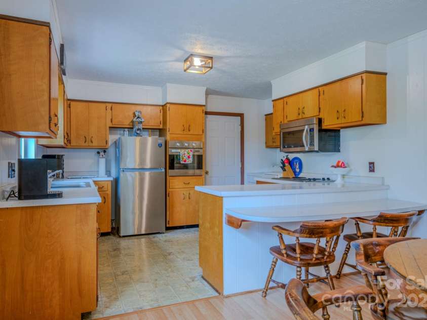 85 Pine Ridge Road, Mars Hill, NC 28754.  MLS# CAR4284642, YatesRealty ID 29763. 