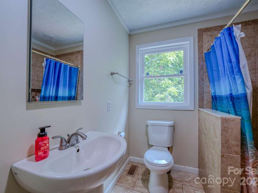 85 Pine Ridge Road, Mars Hill, NC 28754.  MLS# CAR4284642, YatesRealty ID 29763. 