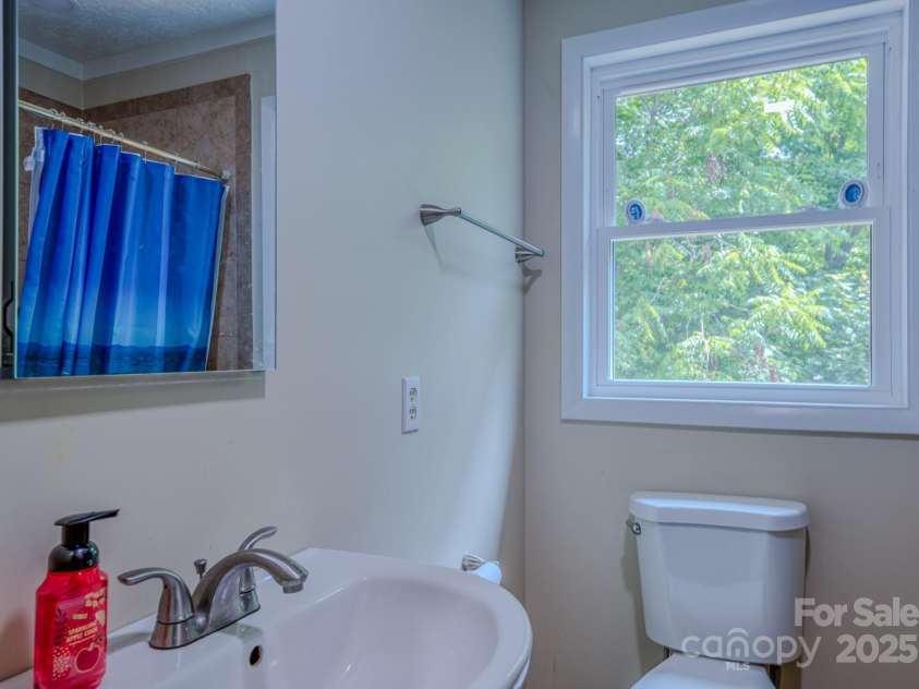 85 Pine Ridge Road, Mars Hill, NC 28754.  MLS# CAR4284642, YatesRealty ID 29763. 