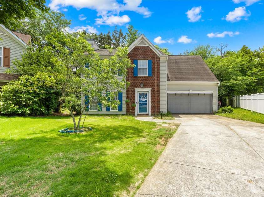 14542 Arbor Ridge Drive, Charlotte, NC 28273.  MLS# CAR4392287, YatesRealty ID 29764. 