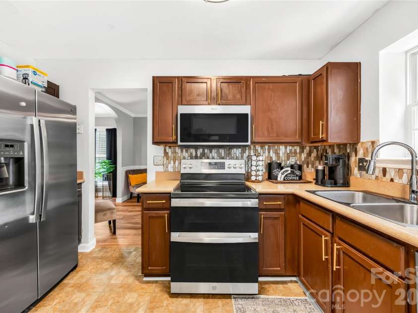 14542 Arbor Ridge Drive, Charlotte, NC 28273.  MLS# CAR4392287, YatesRealty ID 29764. 
