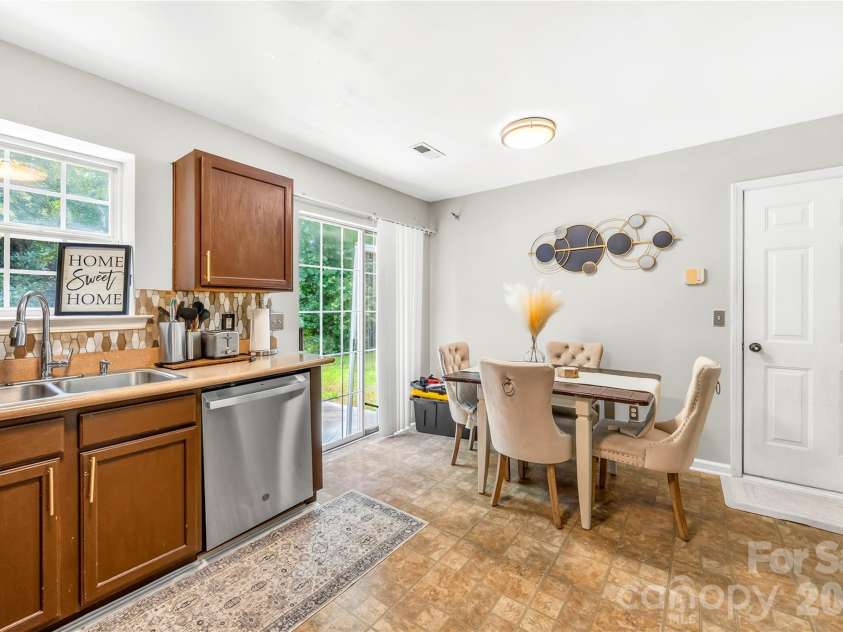 14542 Arbor Ridge Drive, Charlotte, NC 28273.  MLS# CAR4392287, YatesRealty ID 29764. 