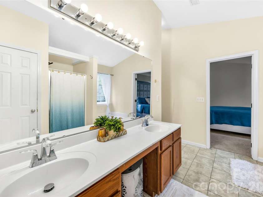 14542 Arbor Ridge Drive, Charlotte, NC 28273.  MLS# CAR4392287, YatesRealty ID 29764. 