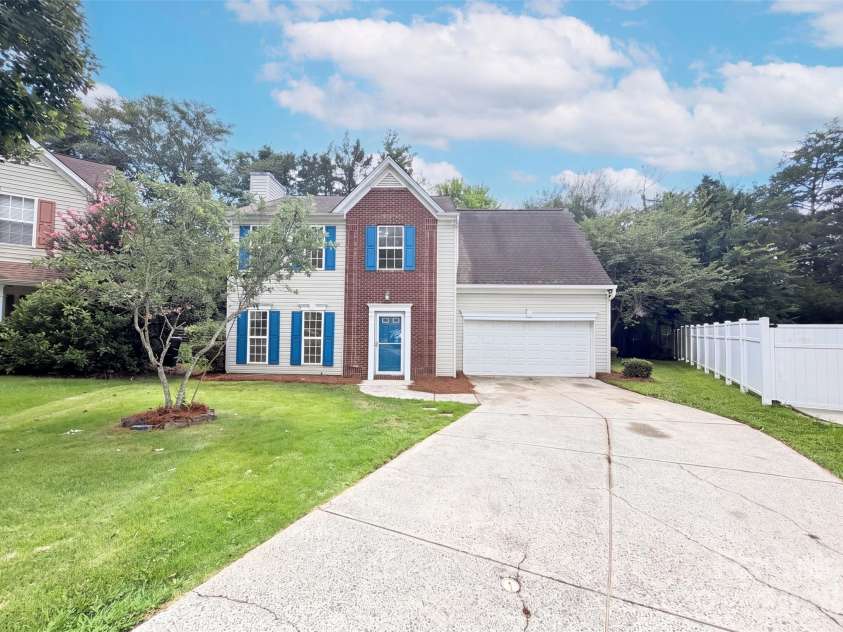 14542 Arbor Ridge Drive, Charlotte, NC 28273.  MLS# CAR4413570, YatesRealty ID 29764. 