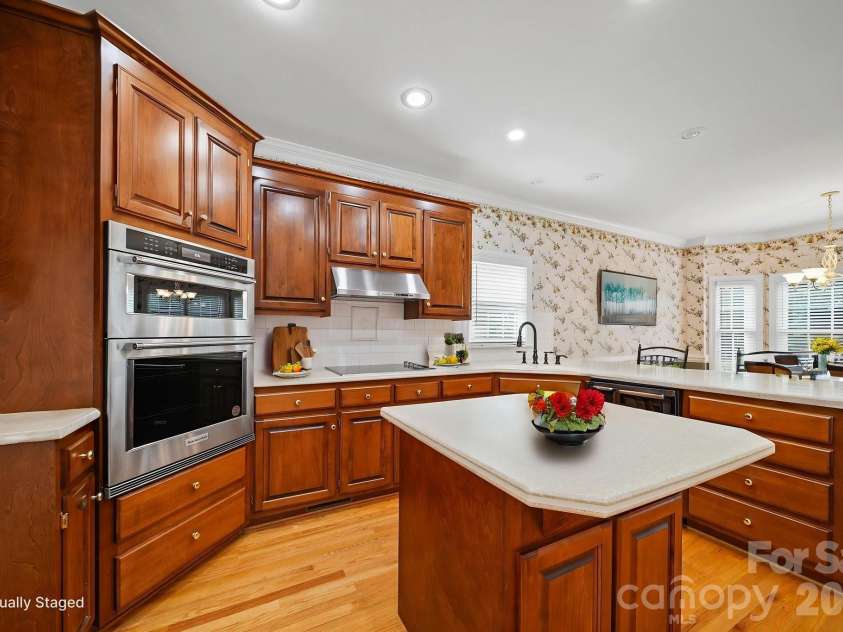 933 Allison Mews Place, Concord, NC 28027.  MLS# CAR4392633, YatesRealty ID 29765. 