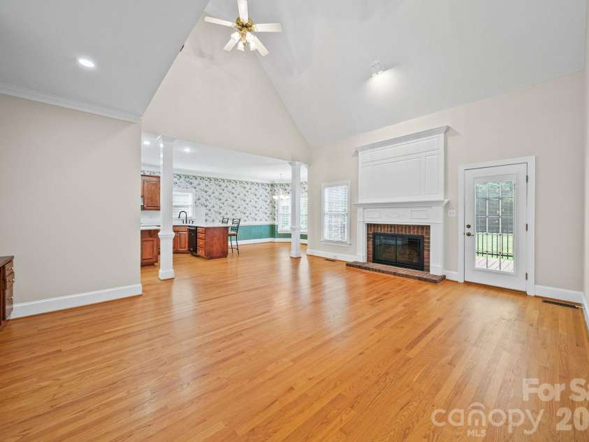 933 Allison Mews Place, Concord, NC 28027.  MLS# CAR4392633, YatesRealty ID 29765. 
