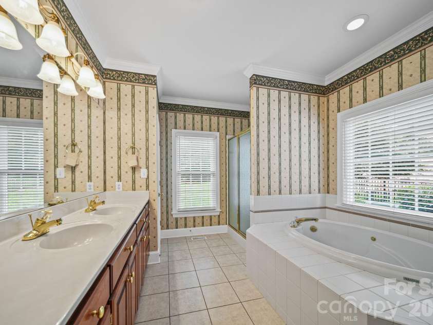 933 Allison Mews Place, Concord, NC 28027.  MLS# CAR4392633, YatesRealty ID 29765. 