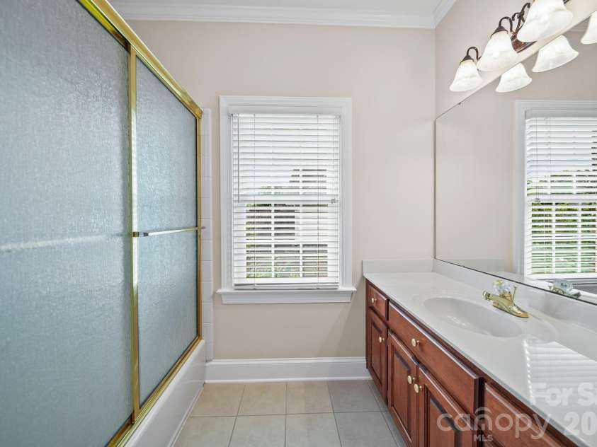 933 Allison Mews Place, Concord, NC 28027.  MLS# CAR4392633, YatesRealty ID 29765. 