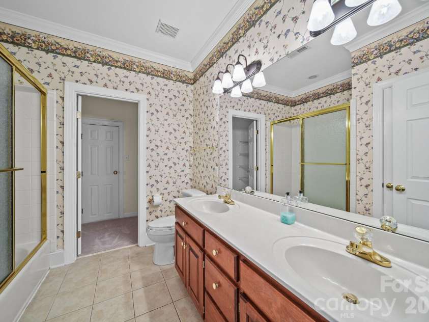 933 Allison Mews Place, Concord, NC 28027.  MLS# CAR4392633, YatesRealty ID 29765. 