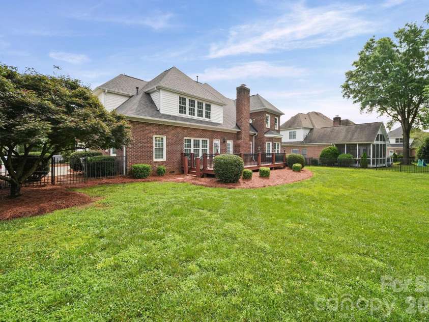 933 Allison Mews Place, Concord, NC 28027.  MLS# CAR4392633, YatesRealty ID 29765. 