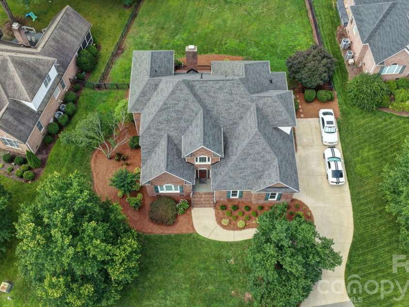 933 Allison Mews Place, Concord, NC 28027.  MLS# CAR4392633, YatesRealty ID 29765. 