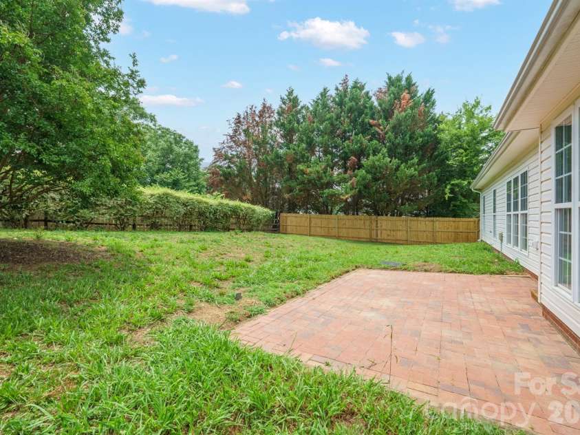 13409 Planters Row Drive, Charlotte, NC 28278.  MLS# CAR4392275, YatesRealty ID 29766. 