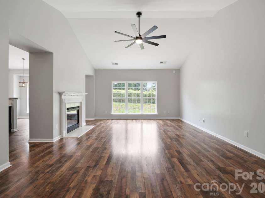 13409 Planters Row Drive, Charlotte, NC 28278.  MLS# CAR4392275, YatesRealty ID 29766. 