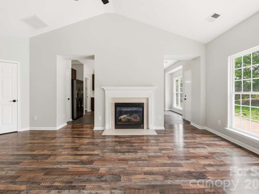 13409 Planters Row Drive, Charlotte, NC 28278.  MLS# CAR4392275, YatesRealty ID 29766. 