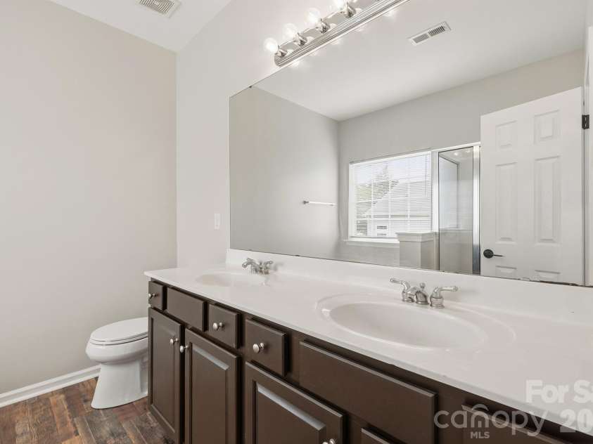 13409 Planters Row Drive, Charlotte, NC 28278.  MLS# CAR4392275, YatesRealty ID 29766. 