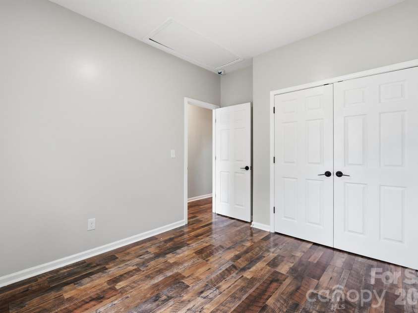 13409 Planters Row Drive, Charlotte, NC 28278.  MLS# CAR4392275, YatesRealty ID 29766. 