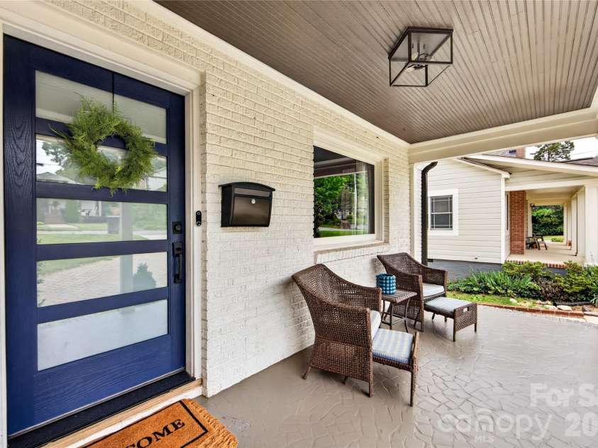 1825 Cumberland Avenue, Charlotte, NC 28203.  MLS# CAR4391863, YatesRealty ID 29767. 