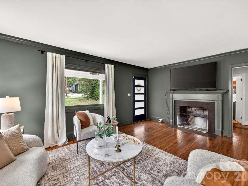 1825 Cumberland Avenue, Charlotte, NC 28203.  MLS# CAR4391863, YatesRealty ID 29767. 