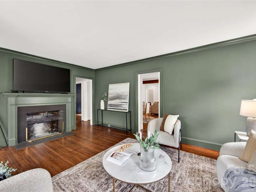 1825 Cumberland Avenue, Charlotte, NC 28203.  MLS# CAR4391863, YatesRealty ID 29767. 