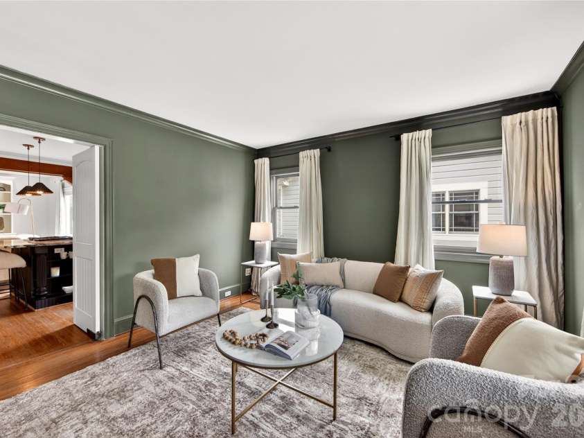 1825 Cumberland Avenue, Charlotte, NC 28203.  MLS# CAR4391863, YatesRealty ID 29767. 