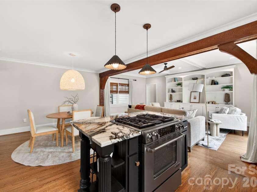 1825 Cumberland Avenue, Charlotte, NC 28203.  MLS# CAR4391863, YatesRealty ID 29767. 