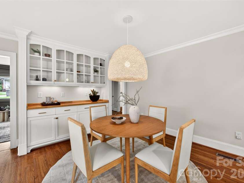 1825 Cumberland Avenue, Charlotte, NC 28203.  MLS# CAR4391863, YatesRealty ID 29767. 