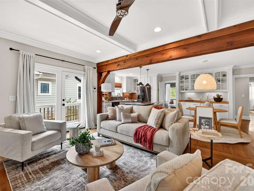 1825 Cumberland Avenue, Charlotte, NC 28203.  MLS# CAR4391863, YatesRealty ID 29767. 