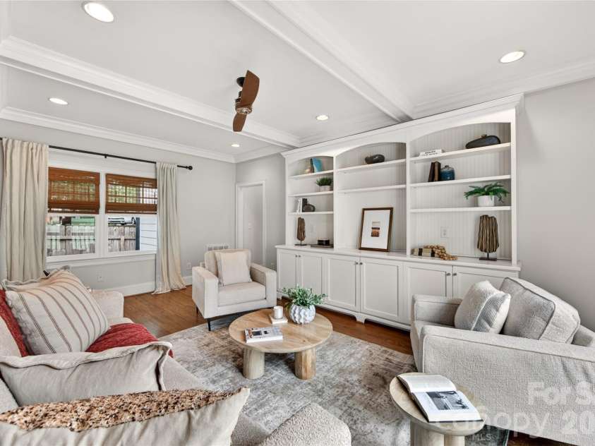 1825 Cumberland Avenue, Charlotte, NC 28203.  MLS# CAR4391863, YatesRealty ID 29767. 