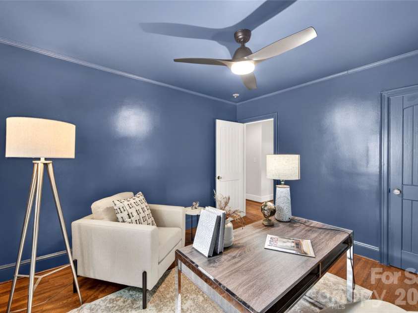 1825 Cumberland Avenue, Charlotte, NC 28203.  MLS# CAR4391863, YatesRealty ID 29767. 