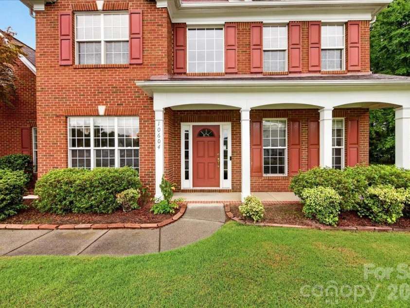 10604 Knight Castle Drive, Charlotte, NC 28277.  MLS# CAR4392146, YatesRealty ID 29768. 