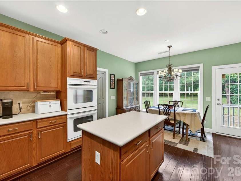 10604 Knight Castle Drive, Charlotte, NC 28277.  MLS# CAR4392146, YatesRealty ID 29768. 