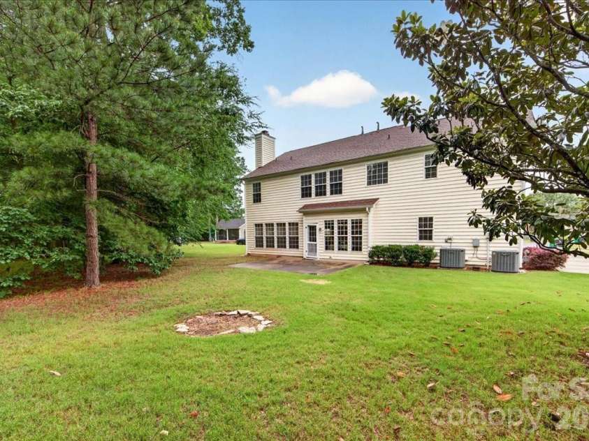 10604 Knight Castle Drive, Charlotte, NC 28277.  MLS# CAR4392146, YatesRealty ID 29768. Backyard