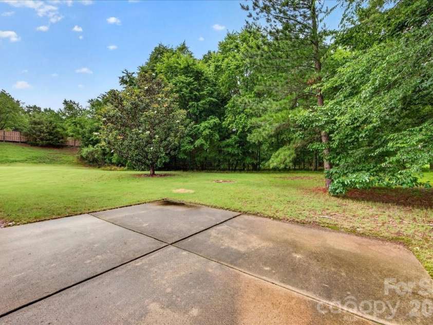 10604 Knight Castle Drive, Charlotte, NC 28277.  MLS# CAR4392146, YatesRealty ID 29768. Backyard and Patio