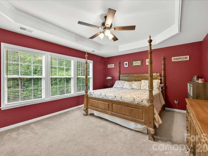 10604 Knight Castle Drive, Charlotte, NC 28277.  MLS# CAR4392146, YatesRealty ID 29768. Primary Bedroom
