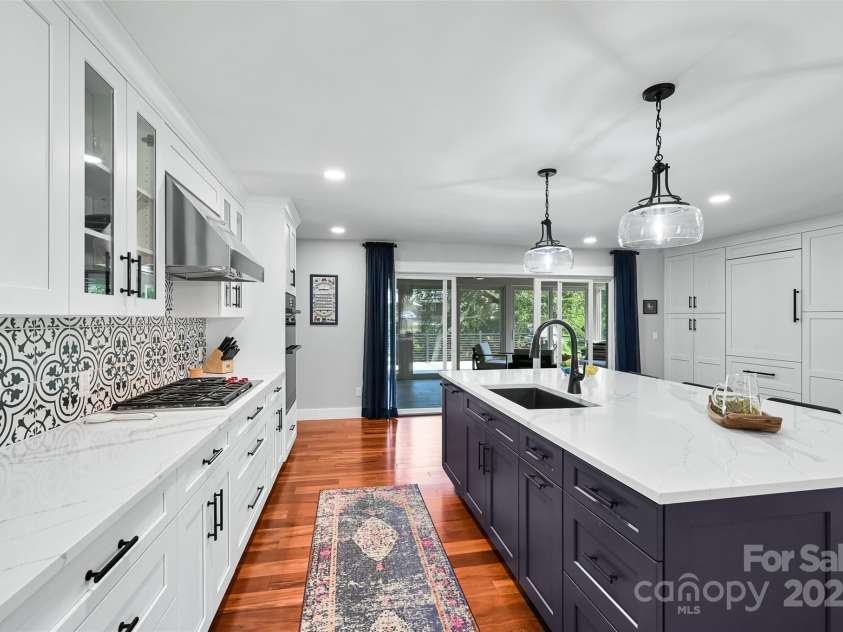 507 Fenwick Court, Hendersonville, NC 28739.  MLS# CAR4283171, YatesRealty ID 29768. 
